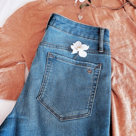 Jessica Simpson high rise forever rolled ankle jeans - Picture 14 of 14